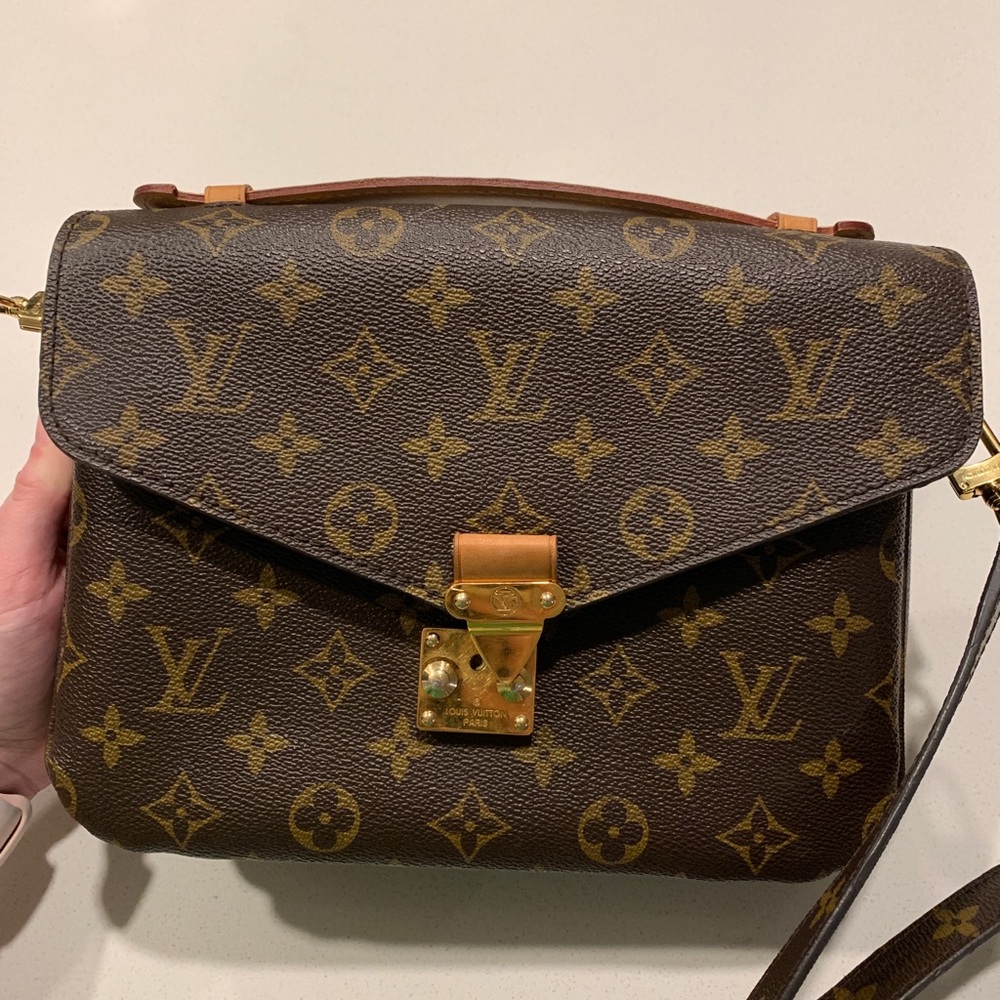 Louis Vuitton Pochette Metis